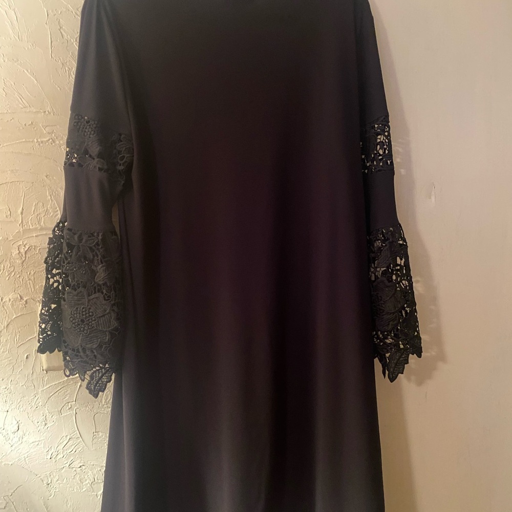 Alfani Black Dress with Lace Detail Size 16. Great used condition. - Picture 9 of 11